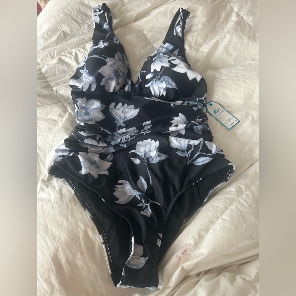 You Di An one piece swimsuit bikini new with tags size 2XL (AT82)